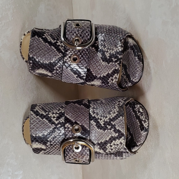 Michael Kors Gray & Cream Leather Reptile Block Heel Mules with Peep Toe Size 6 - Picture 6 of 14